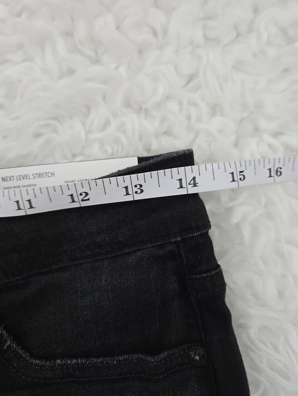 American Eagle Next Level Stretch High Rise Shortie. Black. Size 4. New.